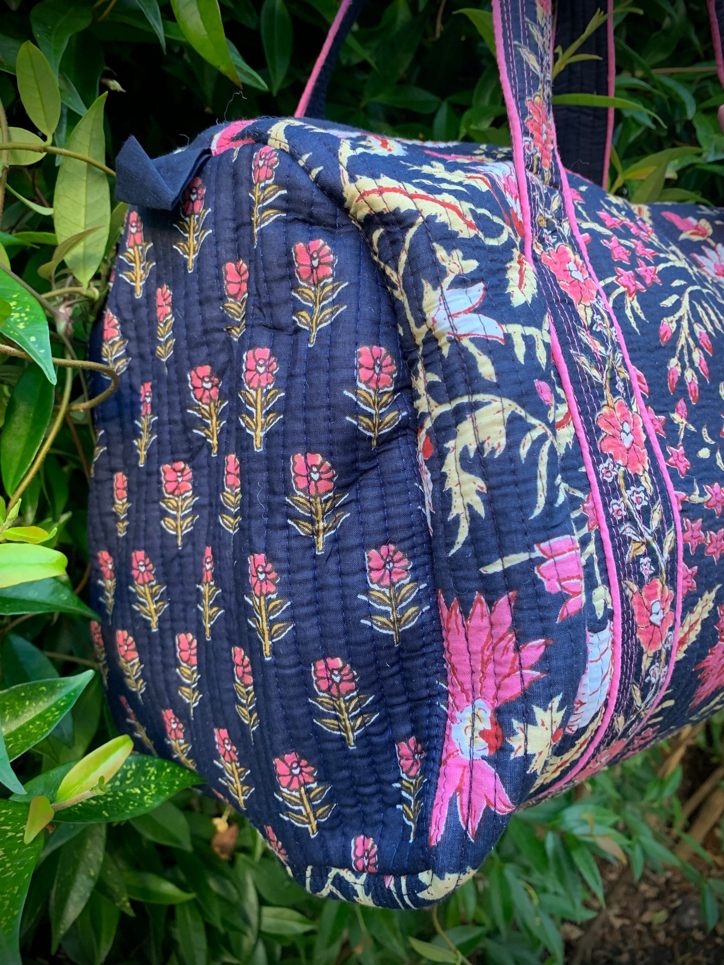 MEDIUM NAVY AND PINK DOLLY Back Pocket