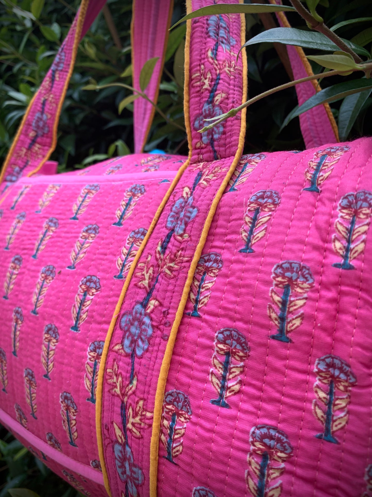 MEDIUM PINK AND BLUE DOLLY Back Pocket