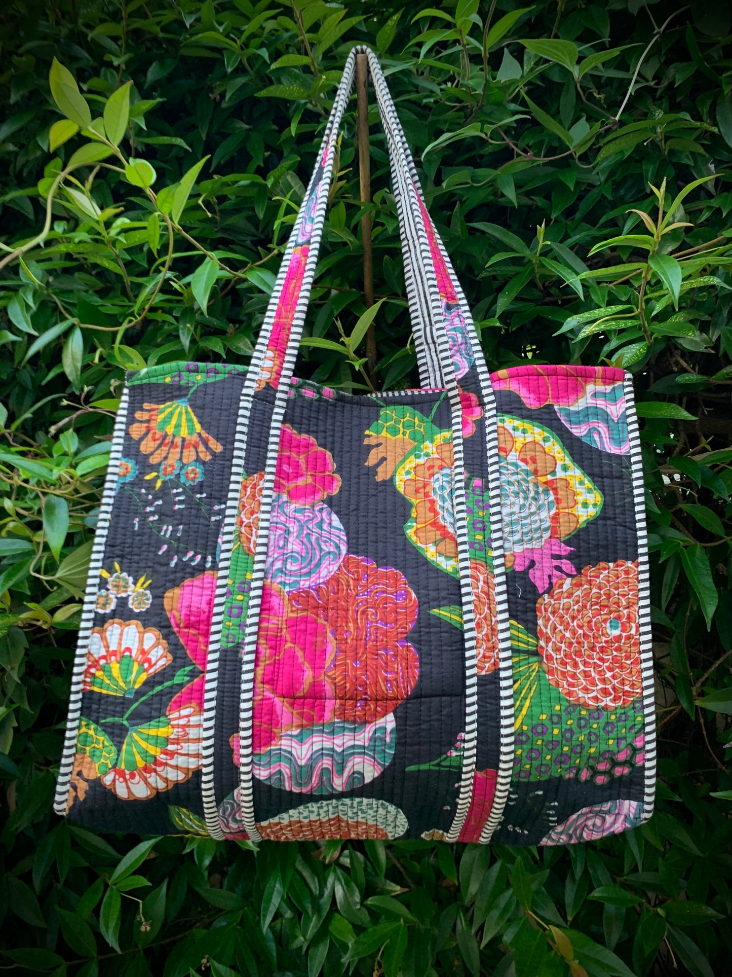 THE BLACK GOAN GARDEN TOTE