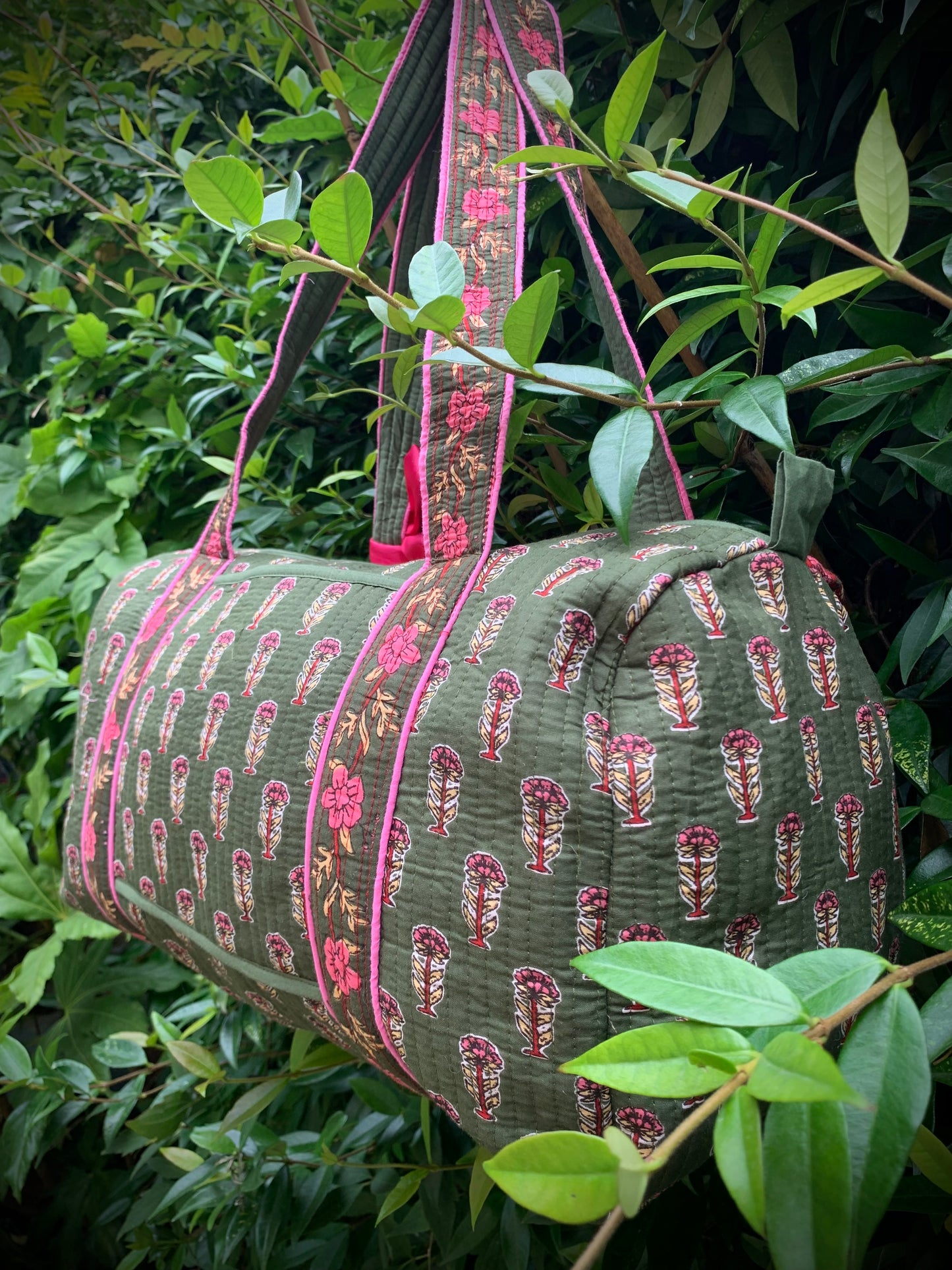 MEDIUM GREEN AND PINK DOLLY Back Pocket