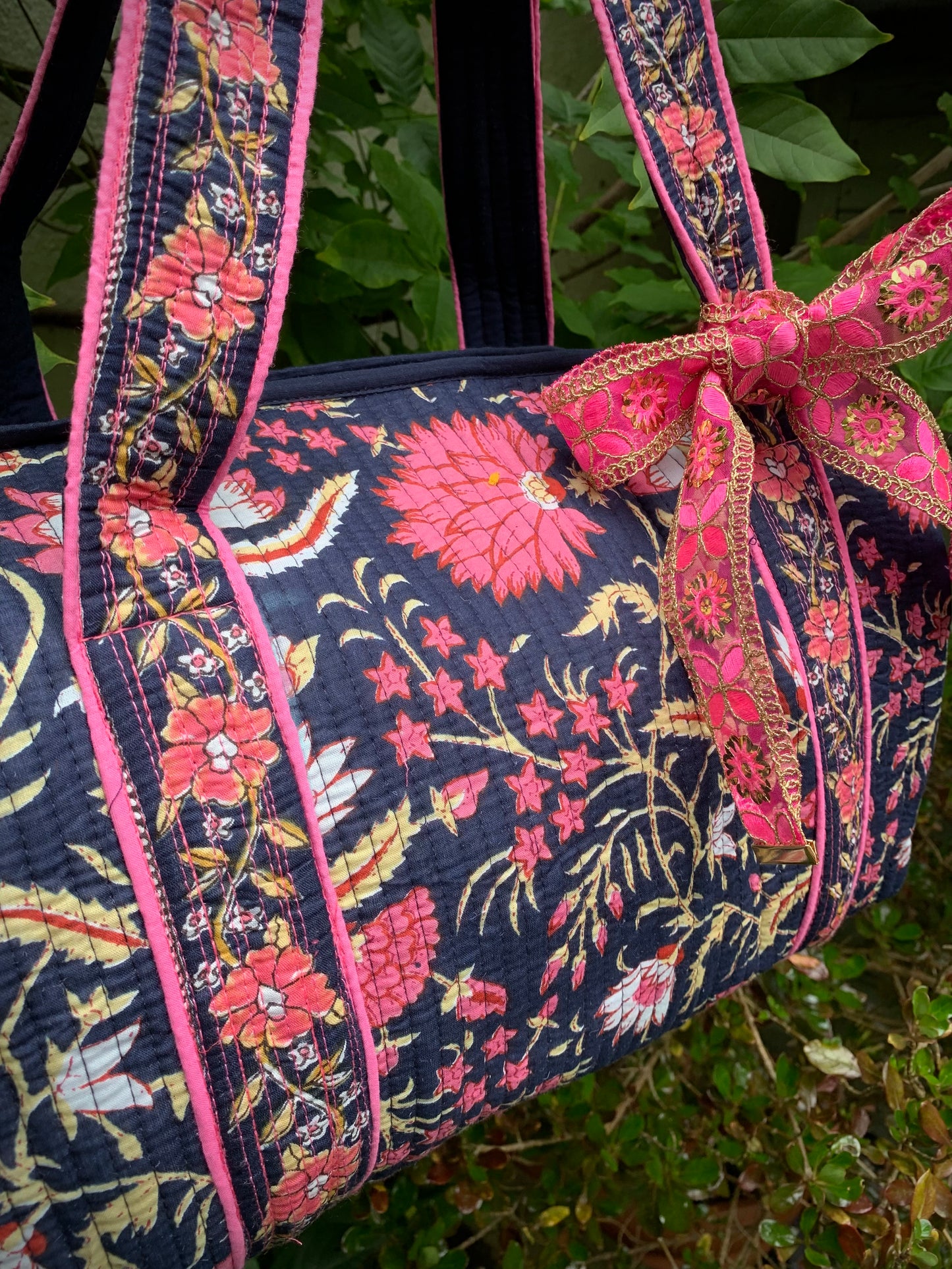 SMALL NAVY AND PINK DOLLY Back Pocket
