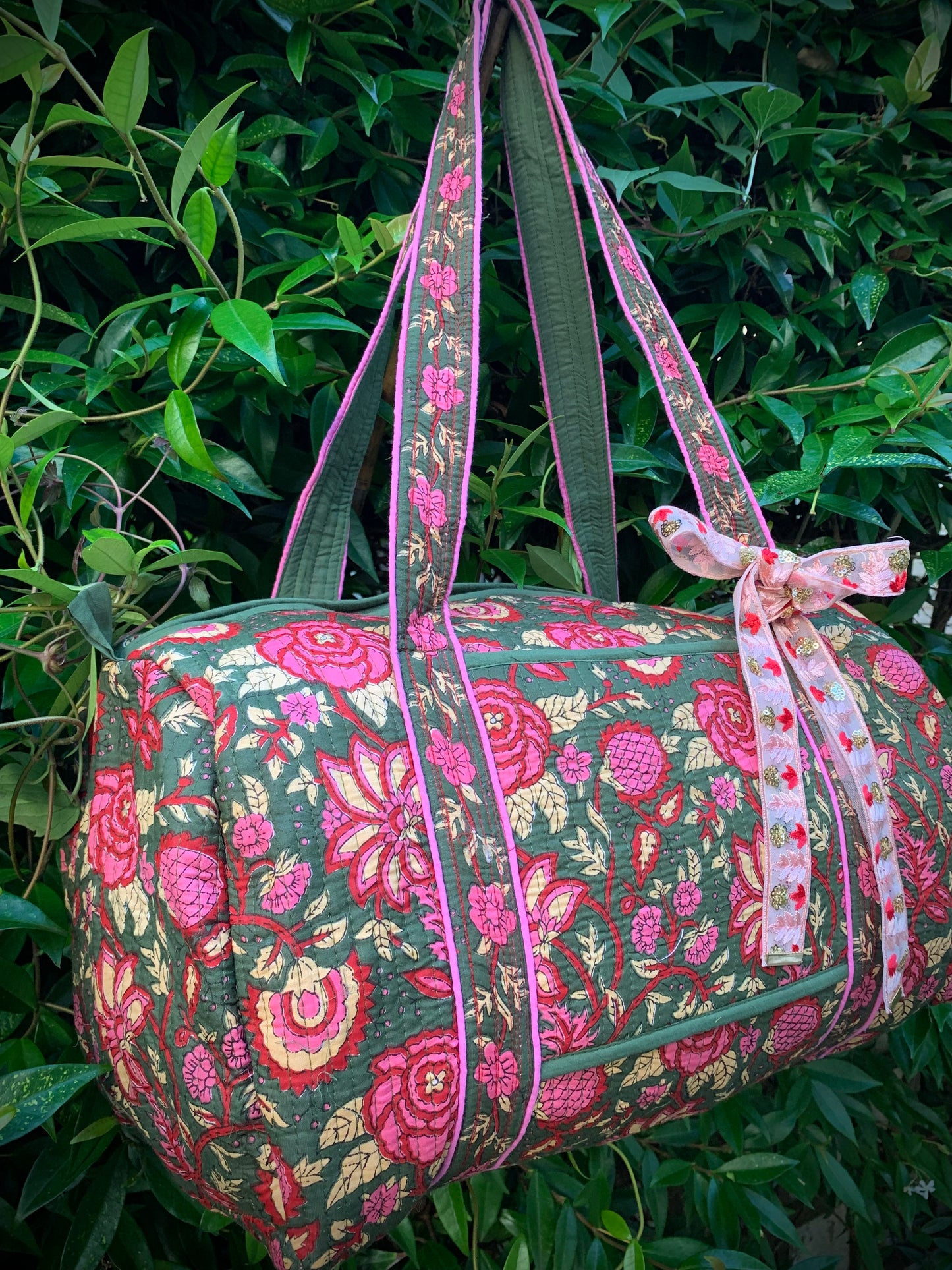 MEDIUM GREEN AND PINK DOLLY Front Pocket