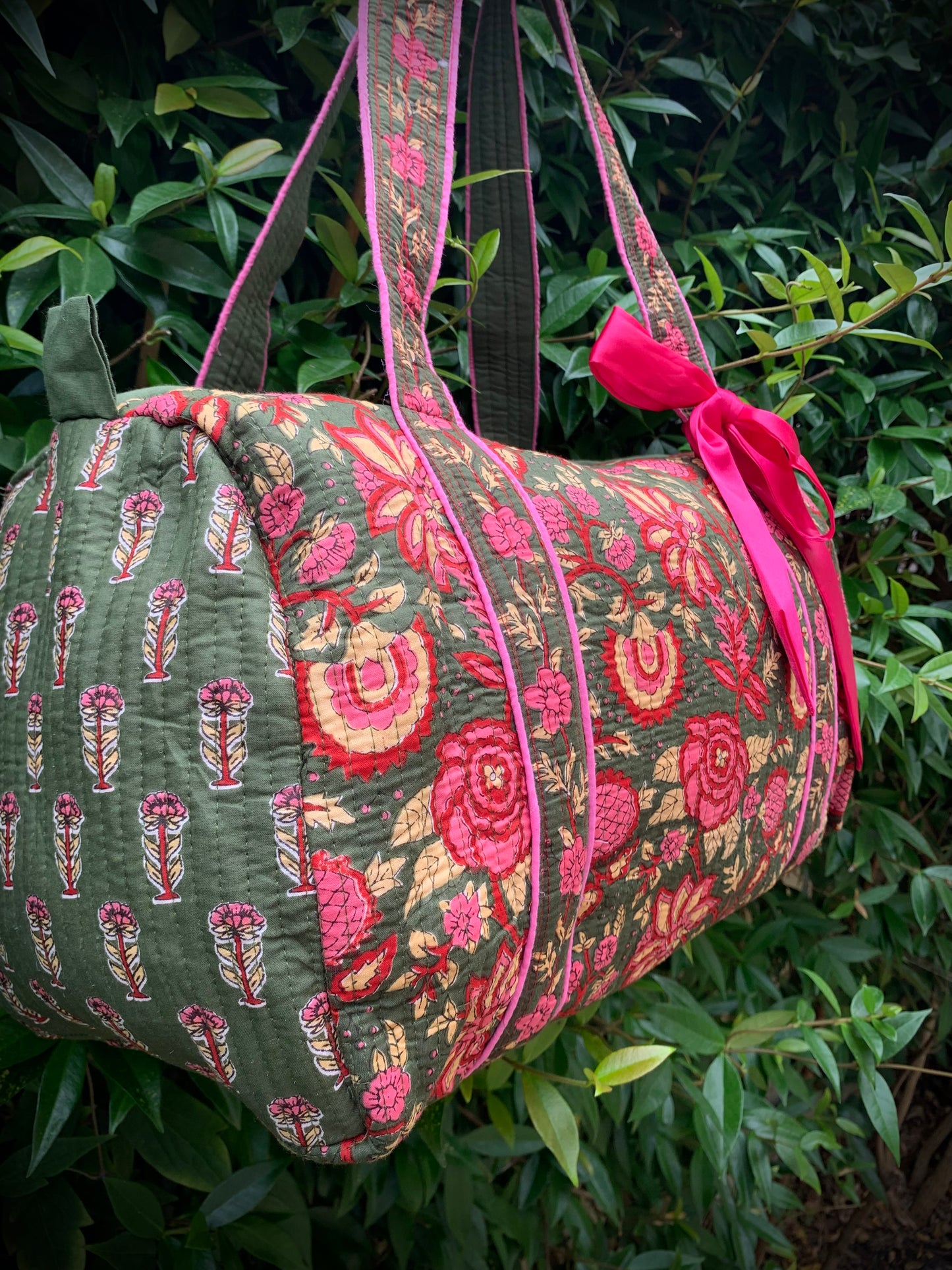 MEDIUM GREEN AND PINK DOLLY Back Pocket