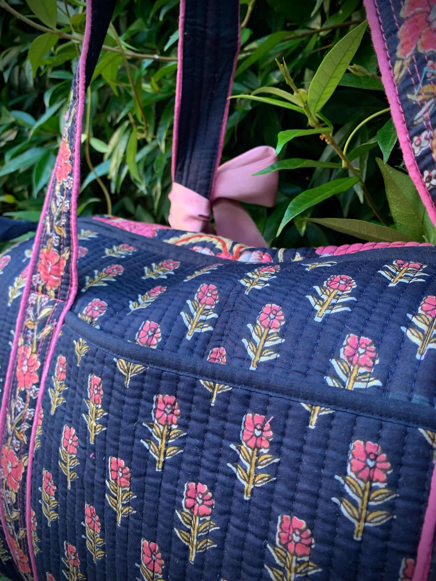 MEDIUM NAVY AND PINK DOLLY Back Pocket