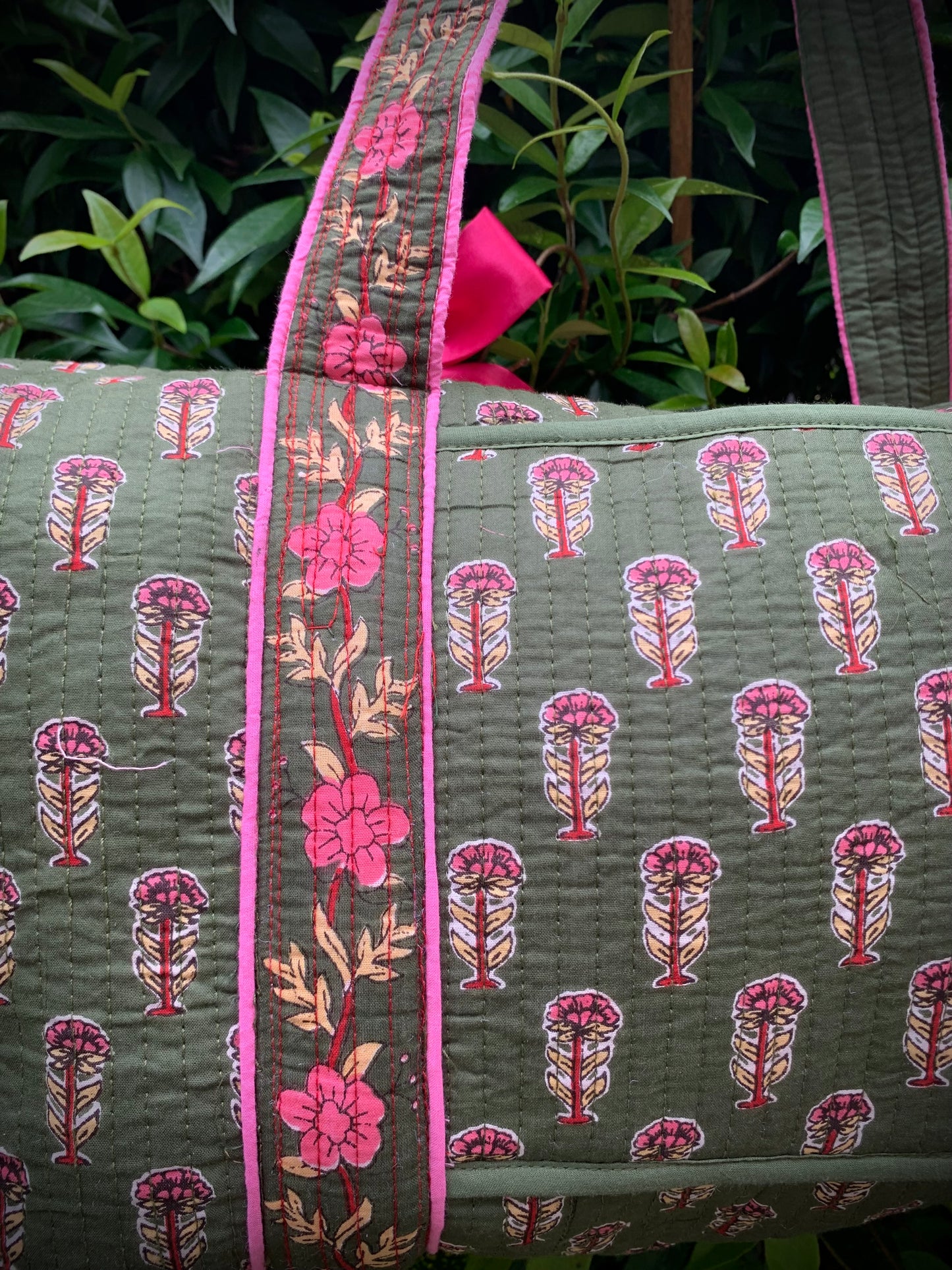 MEDIUM GREEN AND PINK DOLLY Back Pocket