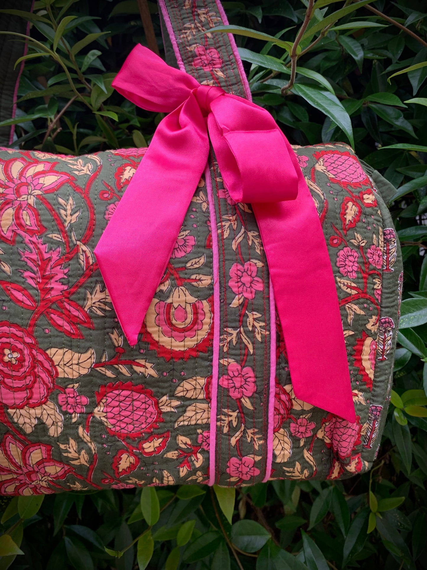 MEDIUM GREEN AND PINK DOLLY Back Pocket