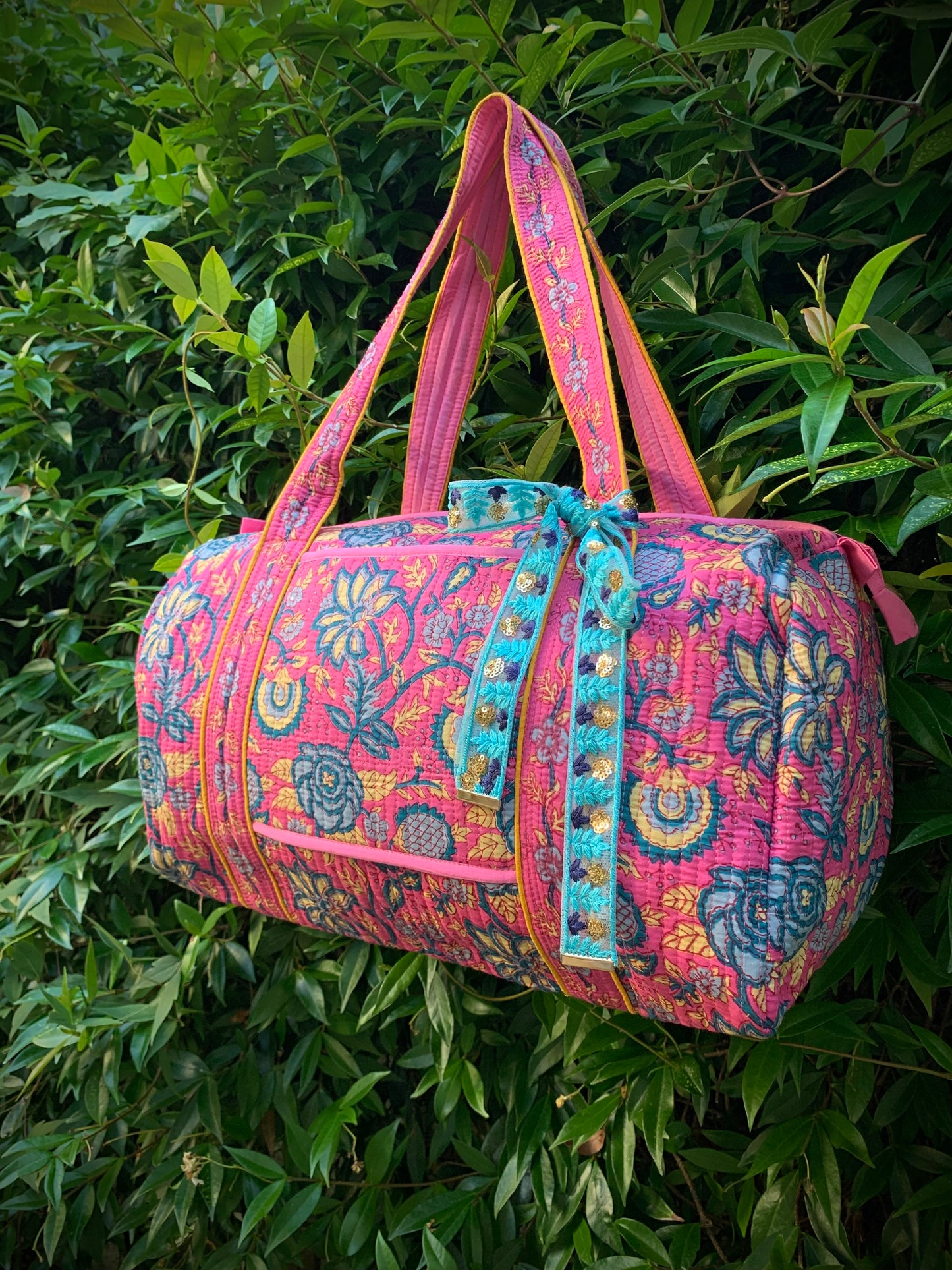 MEDIUM PINK AND BLUE DOLLY Front Pocket