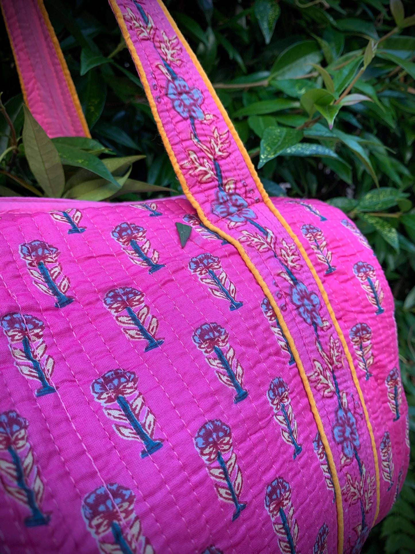 MEDIUM PINK AND BLUE DOLLY Front Pocket