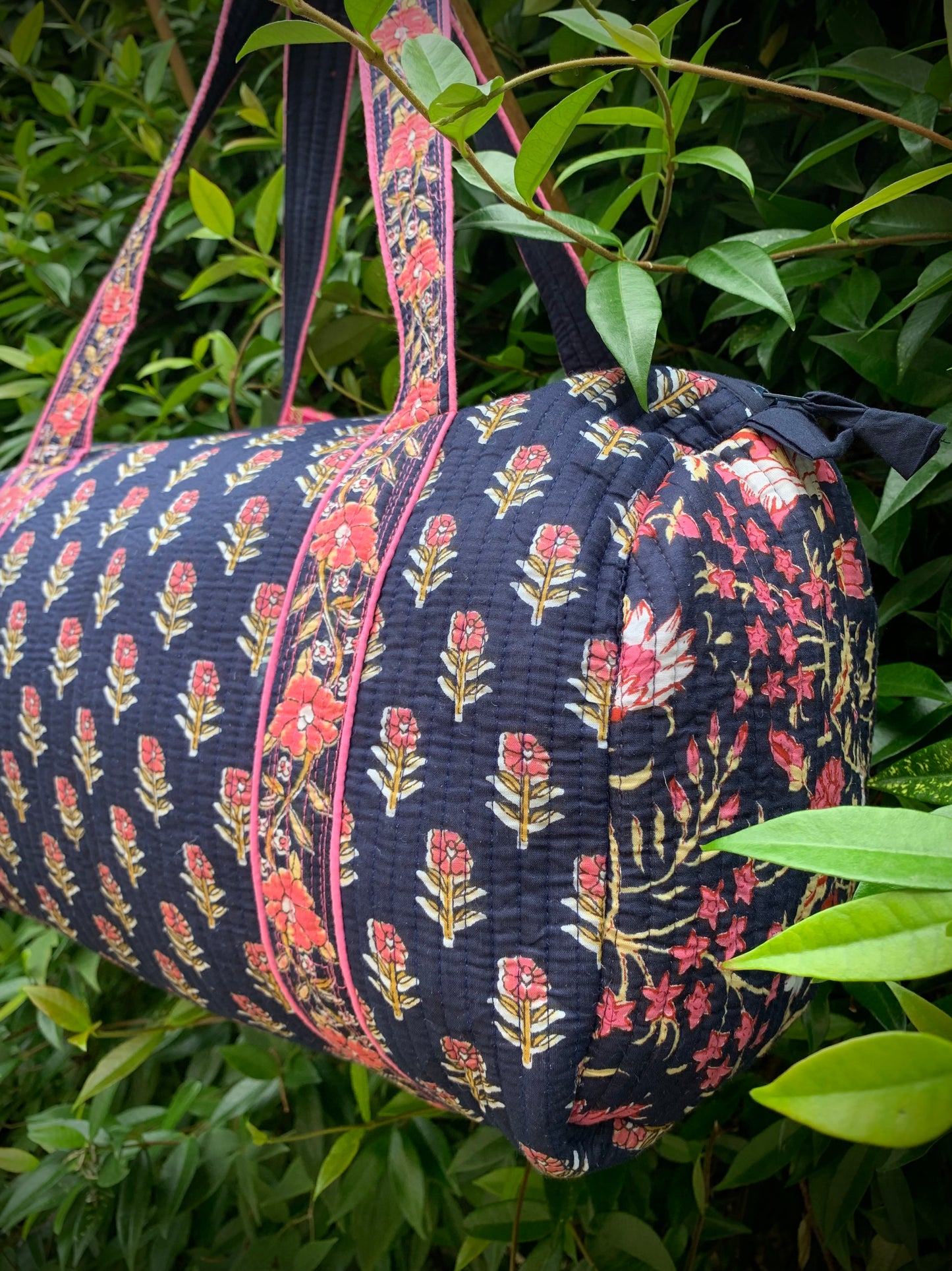 MEDIUM NAVY AND PINK DOLLY Front Pocket