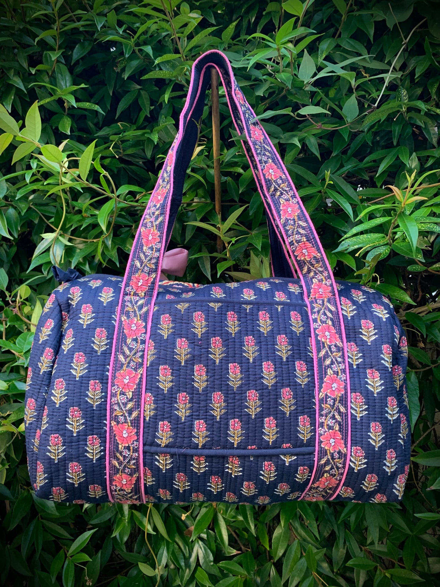 MEDIUM NAVY AND PINK DOLLY Back Pocket
