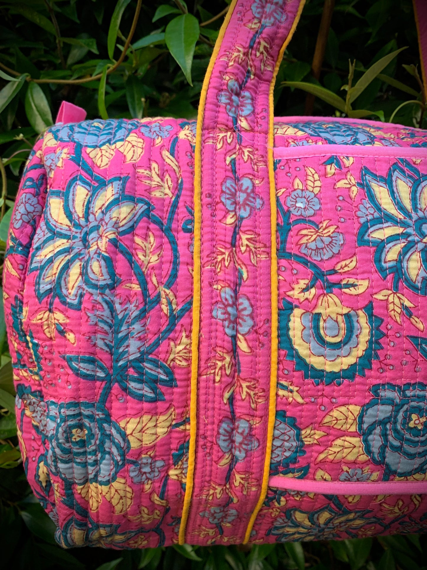 MEDIUM PINK AND BLUE DOLLY Front Pocket