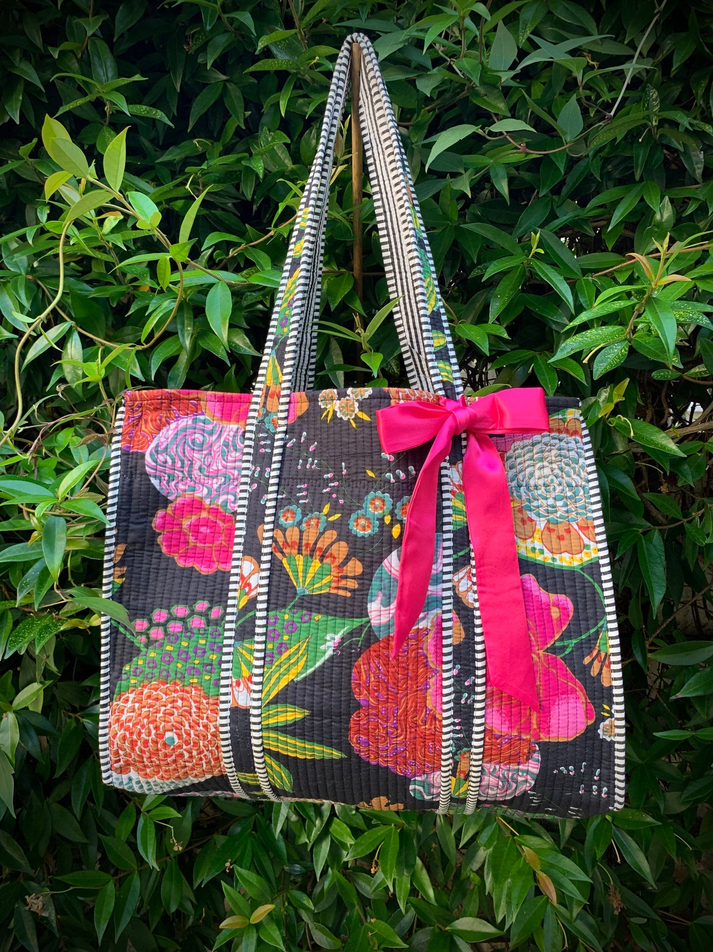 THE BLACK GOAN GARDEN TOTE