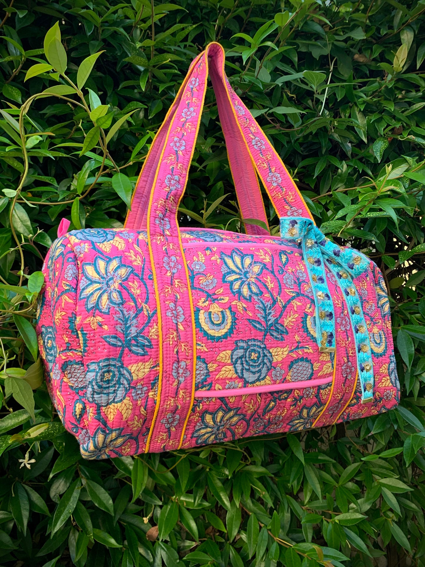 MEDIUM PINK AND BLUE DOLLY Front Pocket