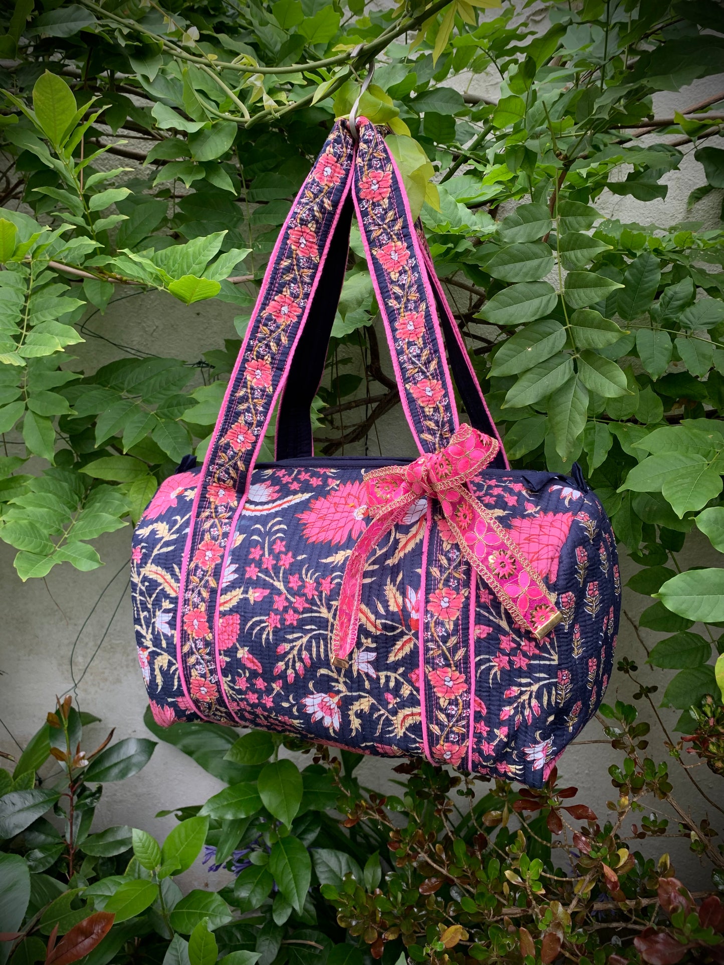 SMALL NAVY AND PINK DOLLY Back Pocket