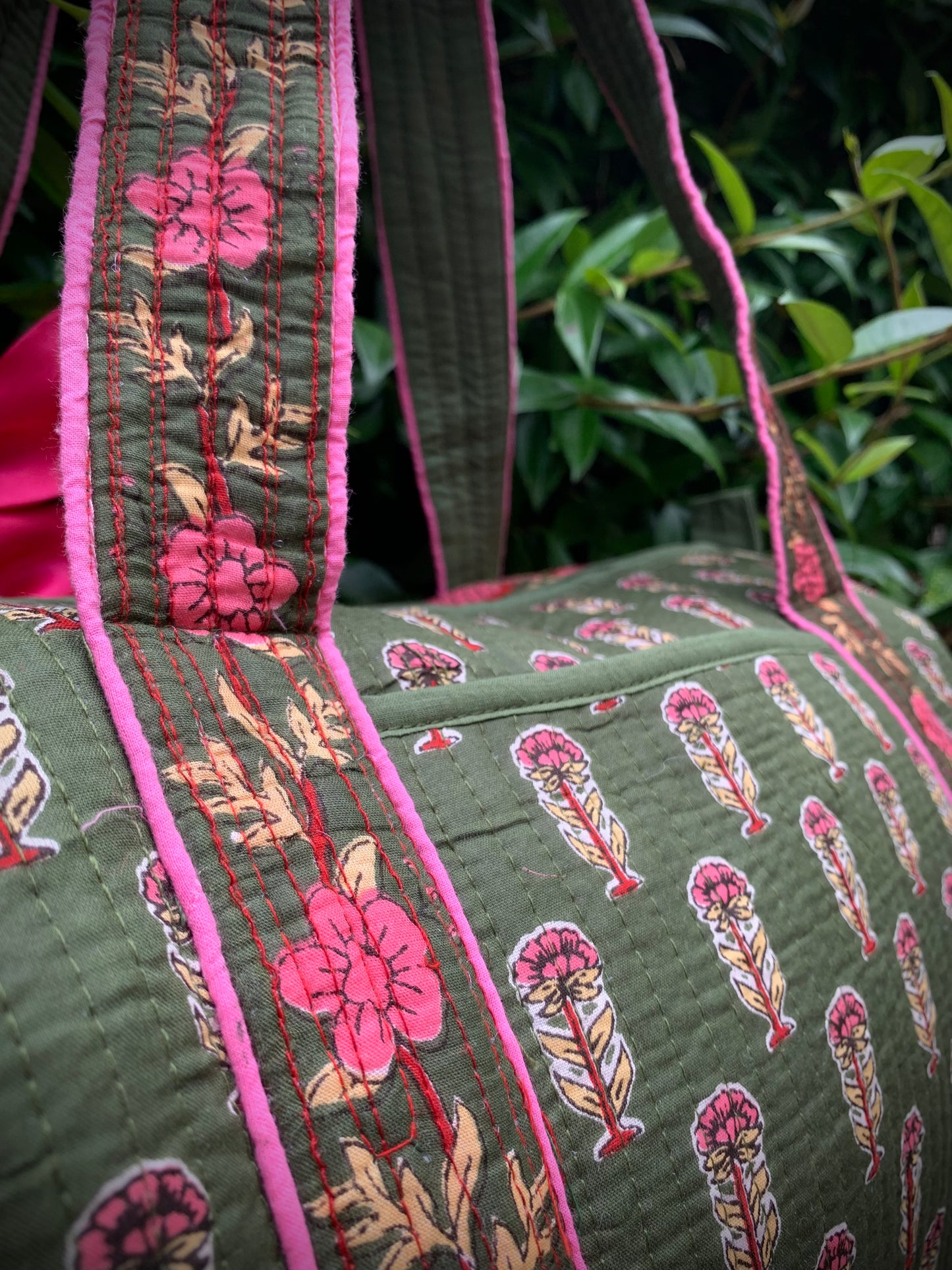 MEDIUM GREEN AND PINK DOLLY Back Pocket