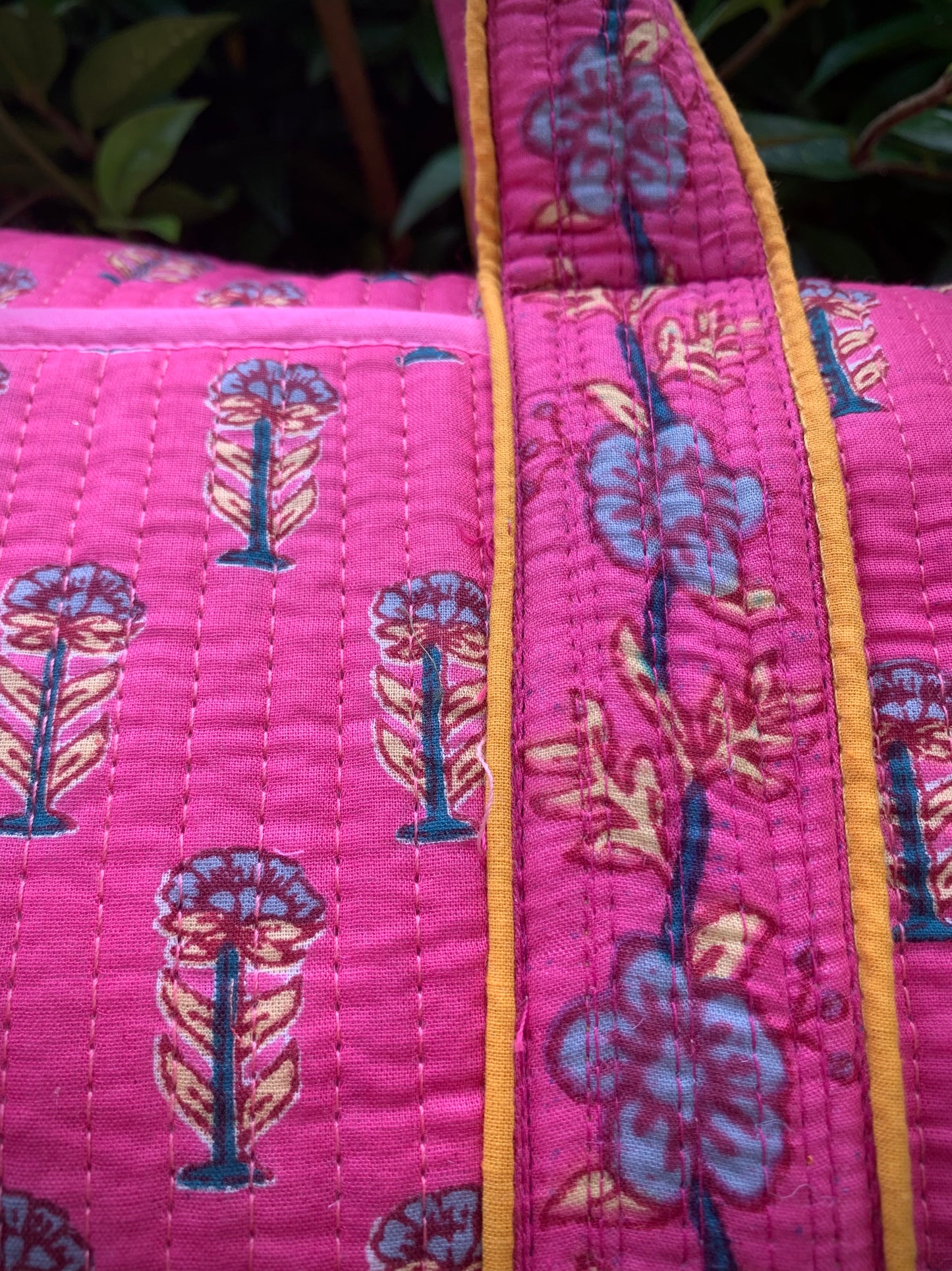 MEDIUM PINK AND BLUE DOLLY Back Pocket