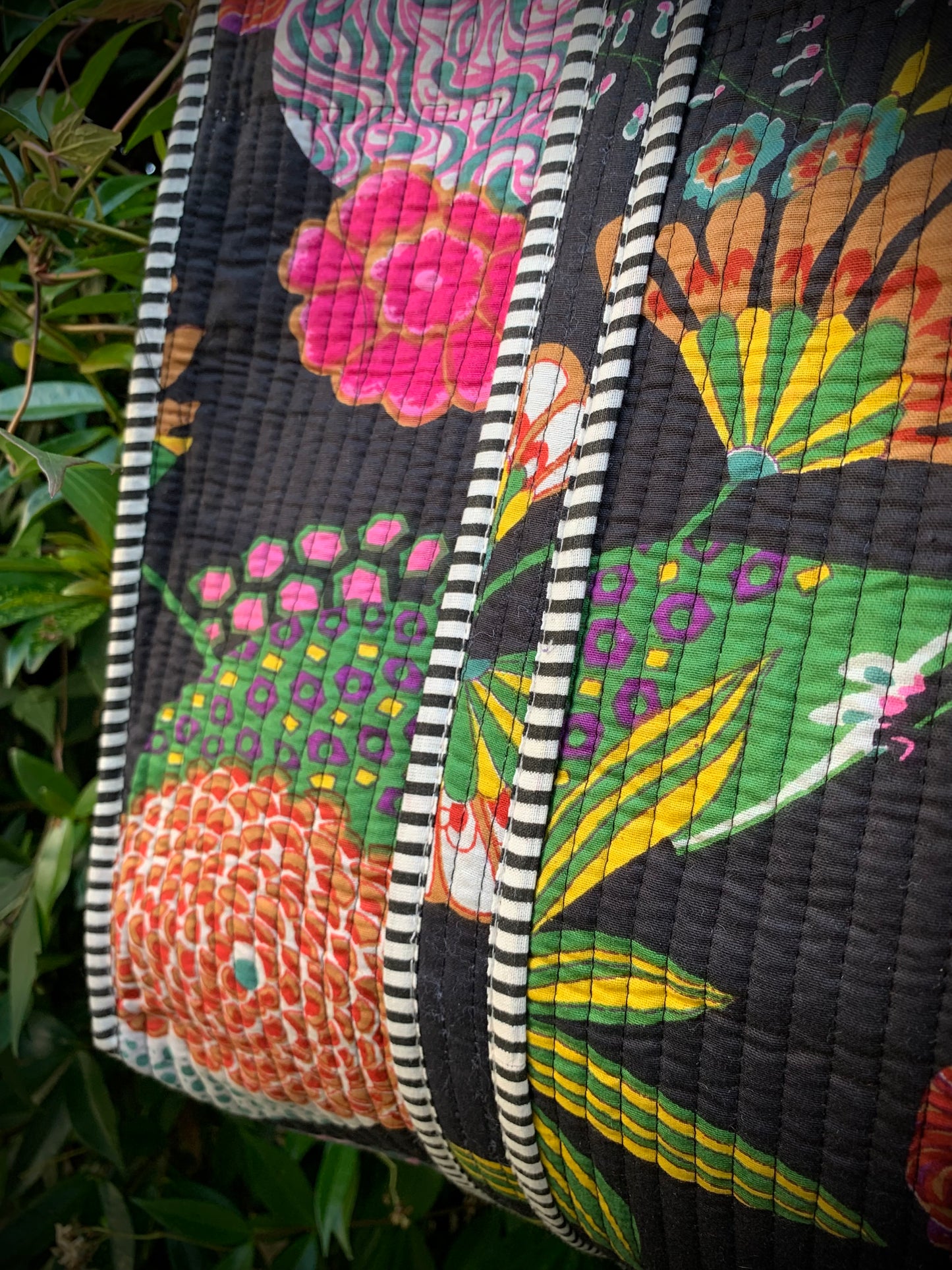 THE BLACK GOAN GARDEN TOTE