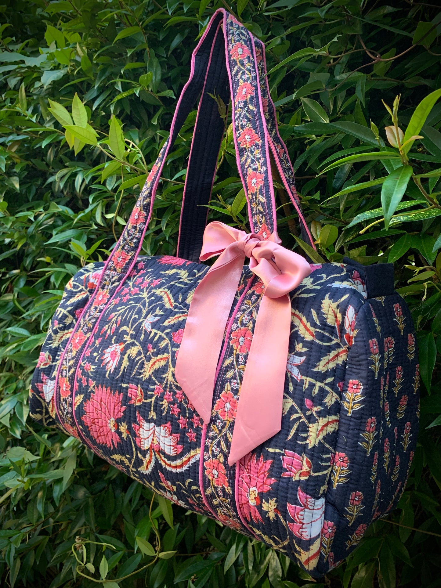 MEDIUM NAVY AND PINK DOLLY Back Pocket