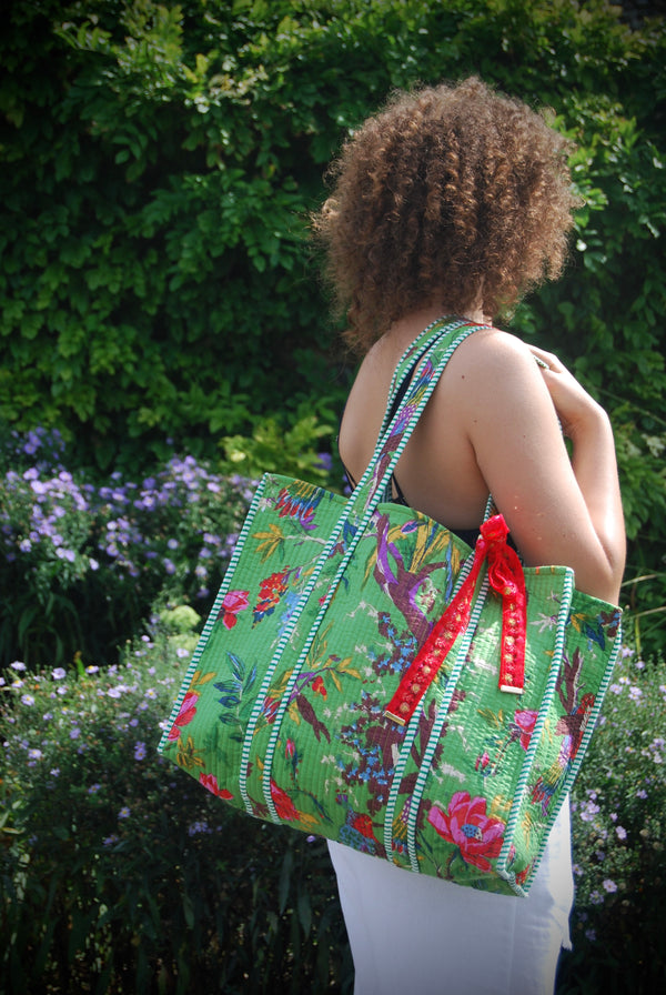 THE GREEN BIRDIE TOTE