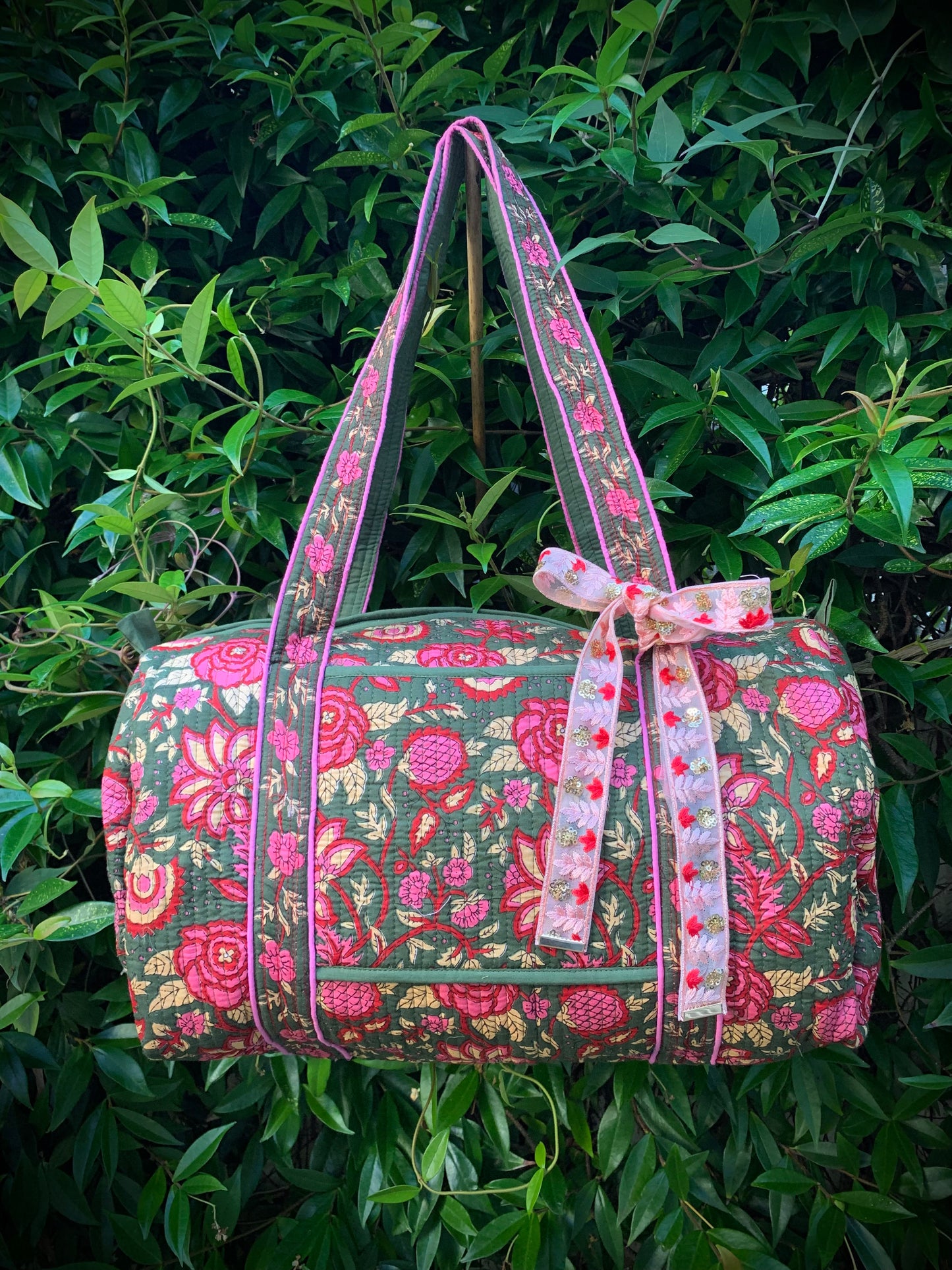 MEDIUM GREEN AND PINK DOLLY Front Pocket