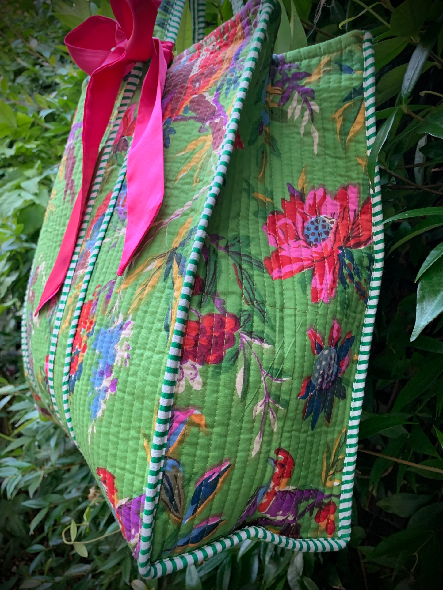 THE GREEN BIRDIE TOTE