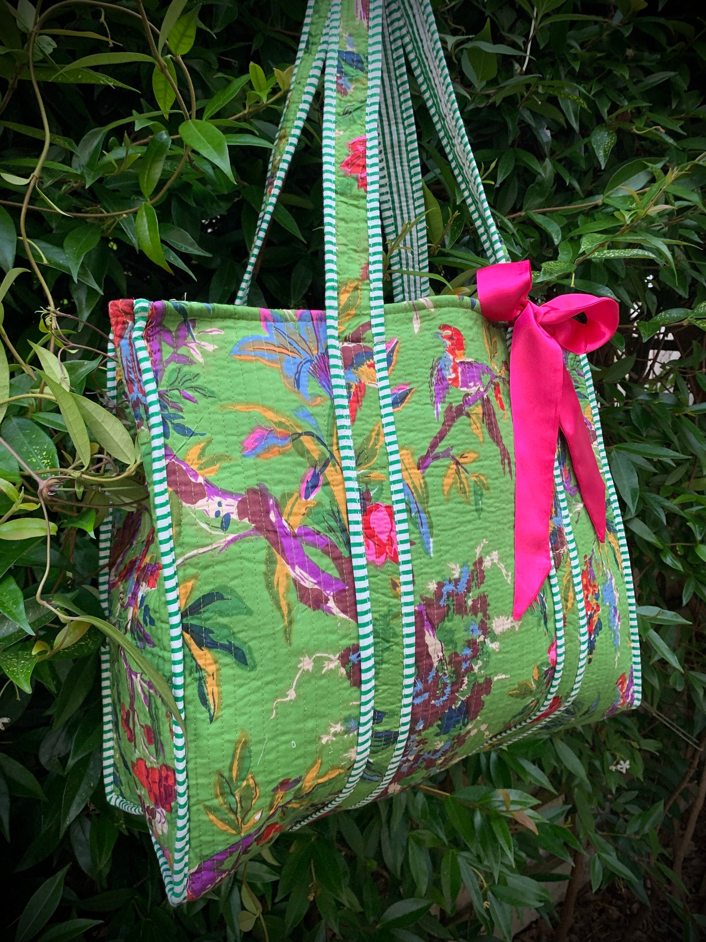 THE GREEN BIRDIE TOTE