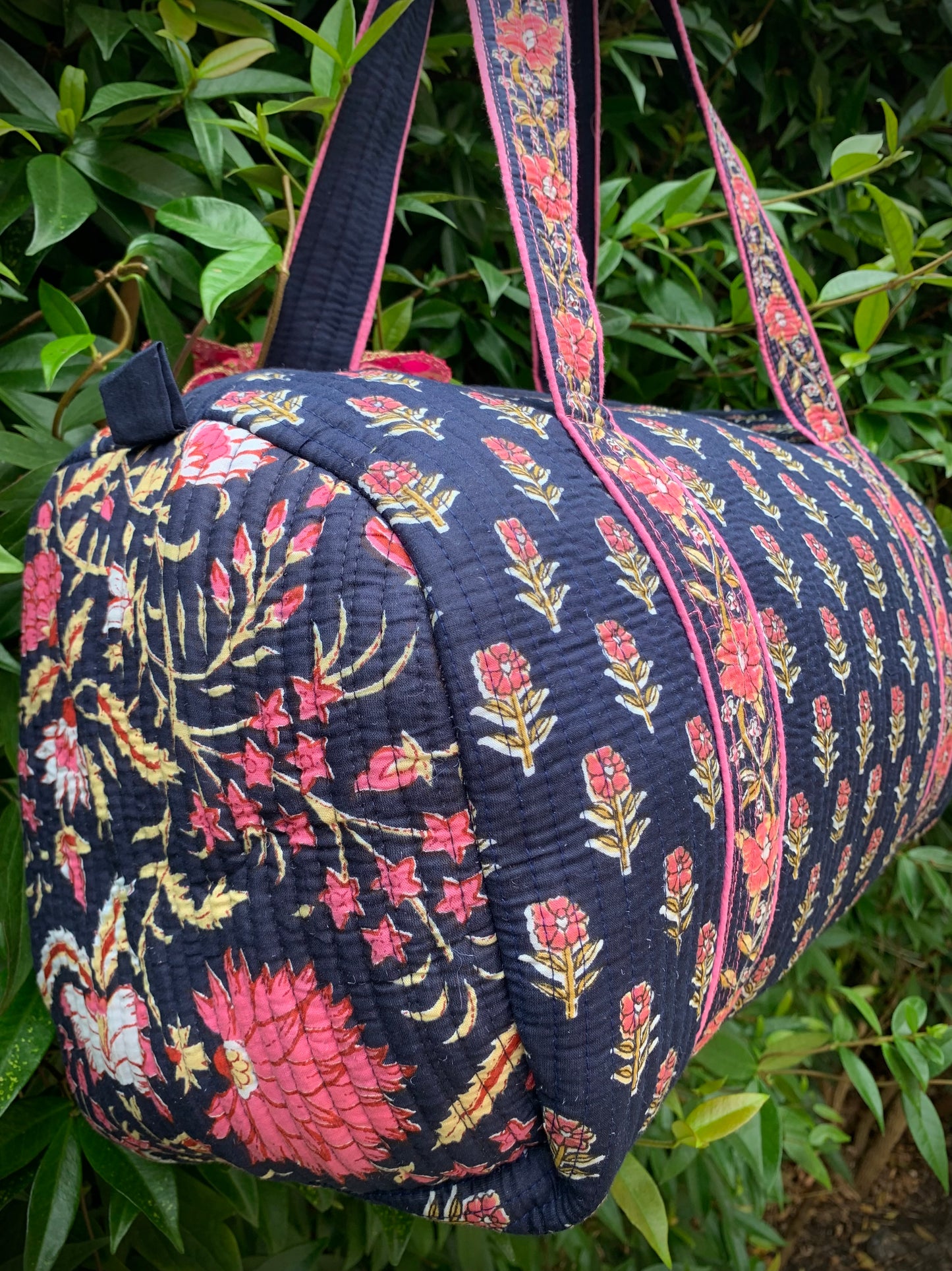 MEDIUM NAVY AND PINK DOLLY Front Pocket