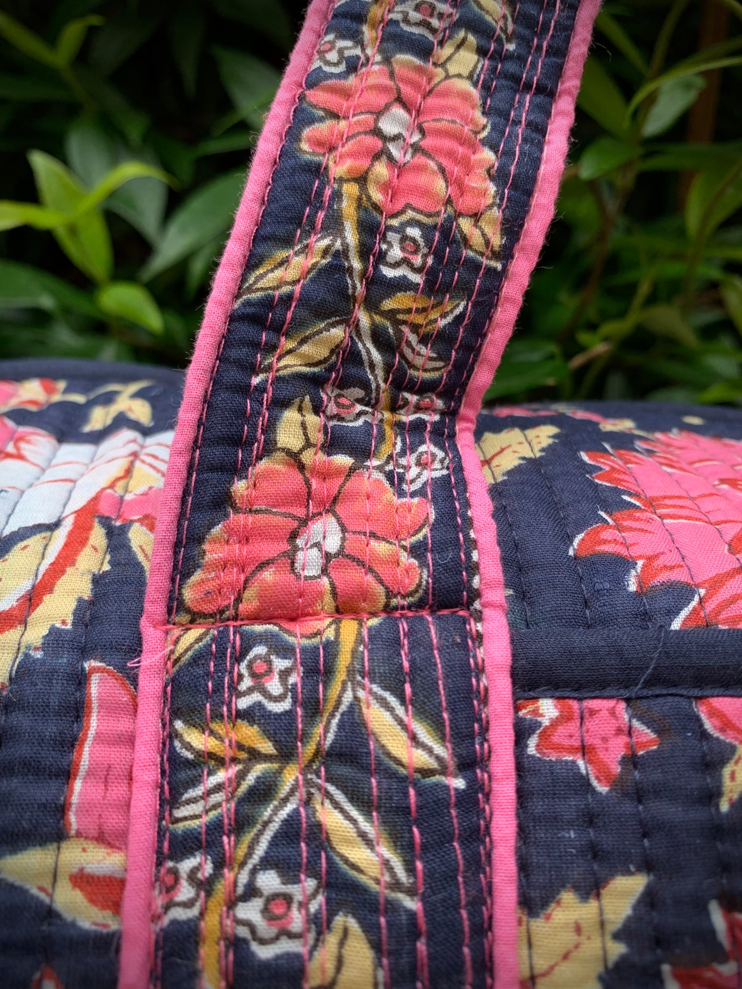 MEDIUM NAVY AND PINK DOLLY Front Pocket