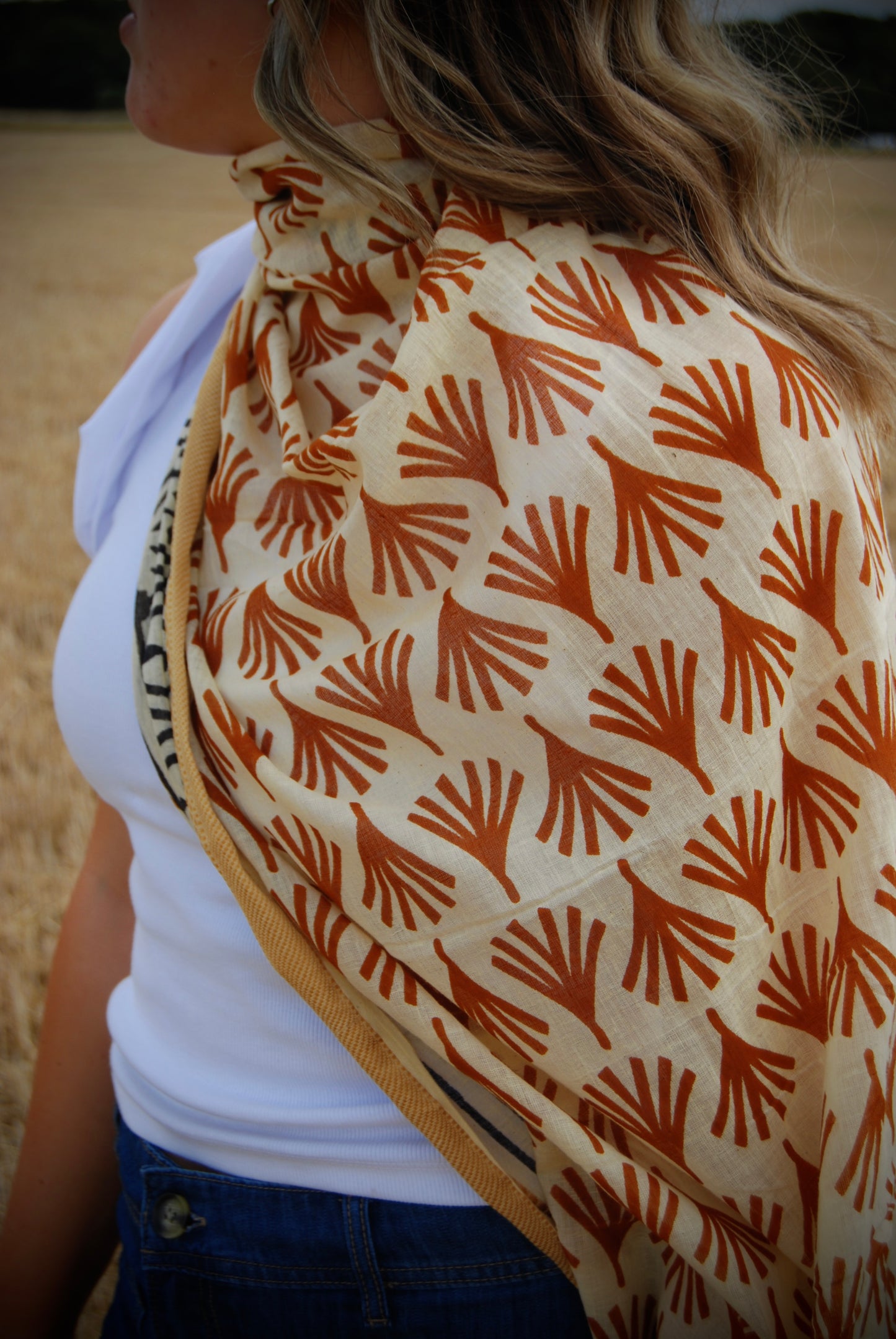 AMBER TIJAS PUSHKAR SCARF