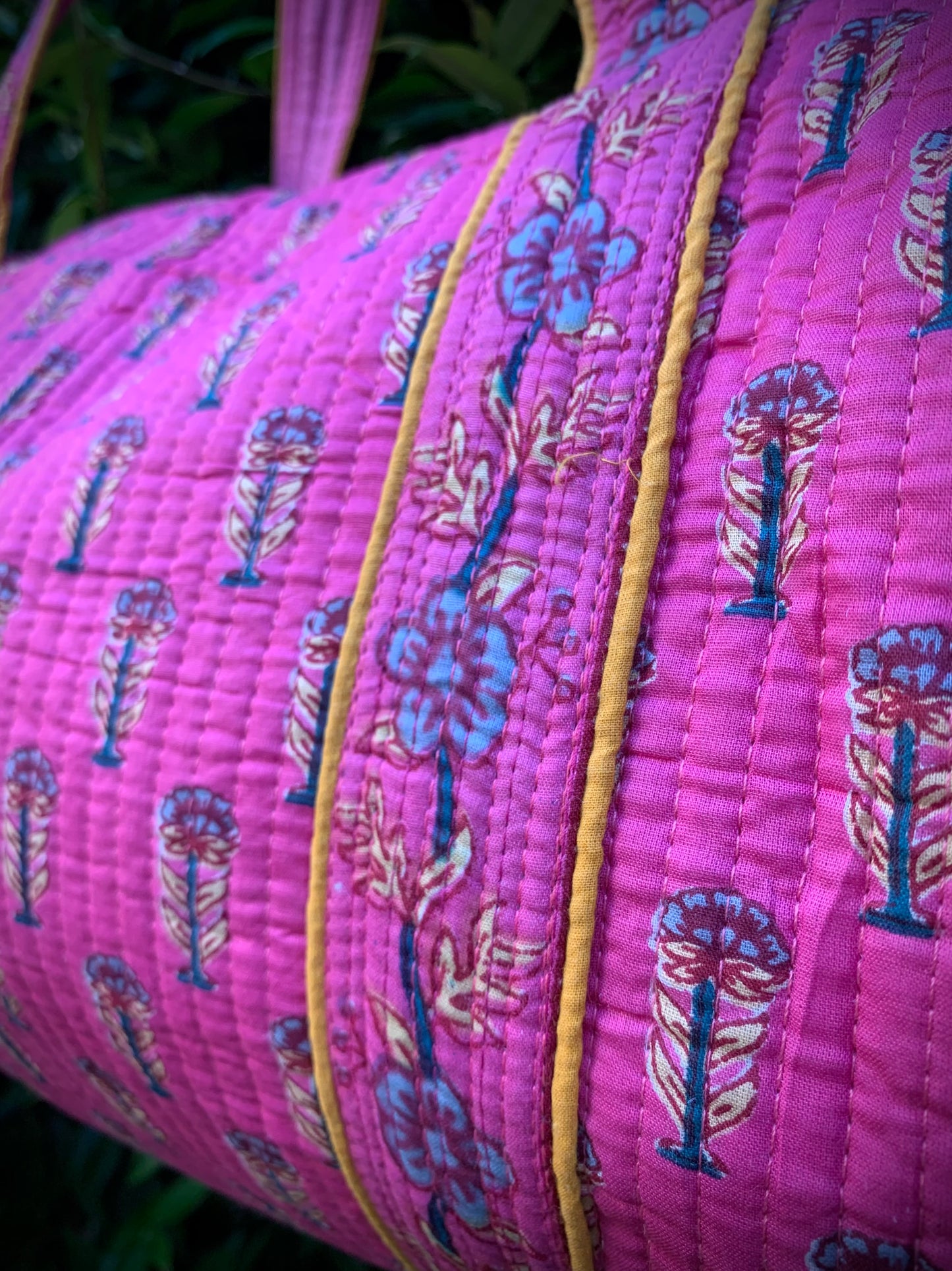MEDIUM PINK AND BLUE DOLLY Front Pocket