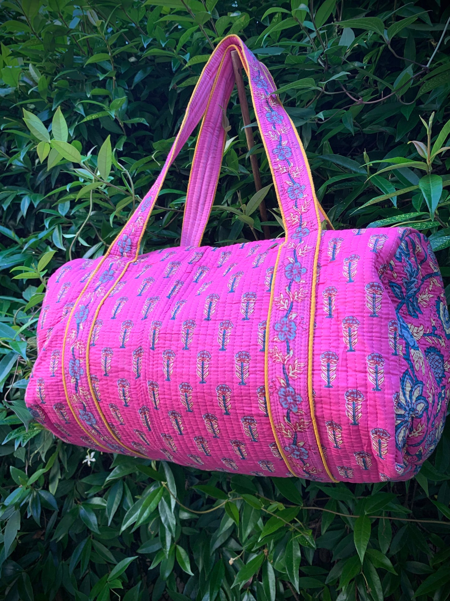 MEDIUM PINK AND BLUE DOLLY Front Pocket