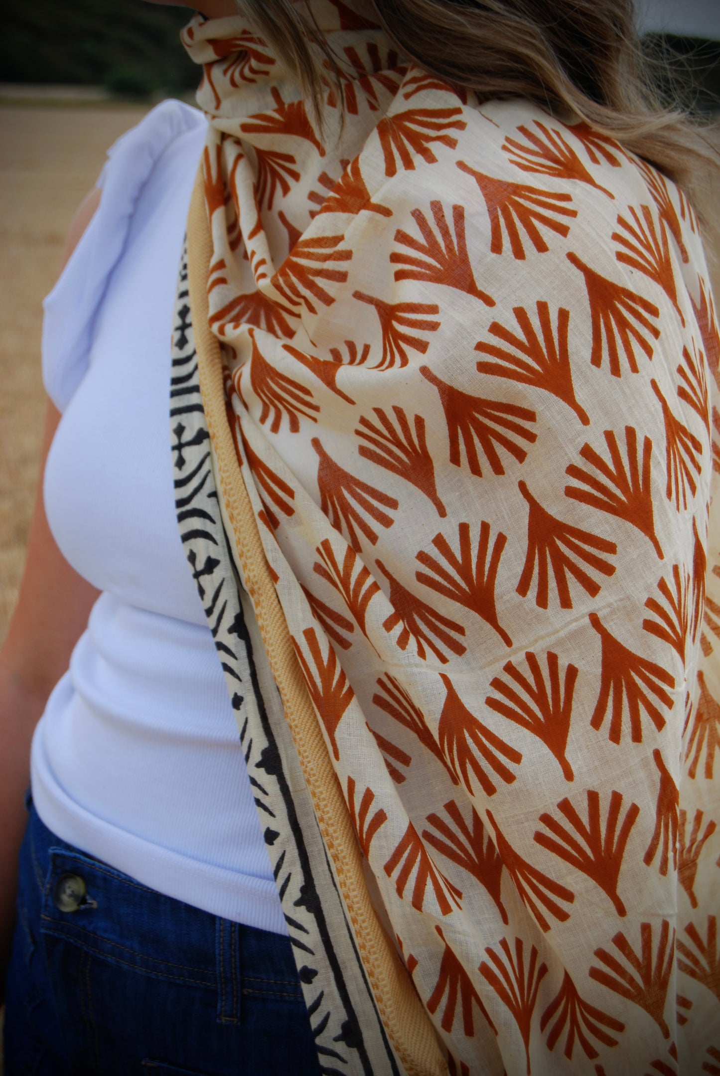 AMBER TIJAS PUSHKAR SCARF