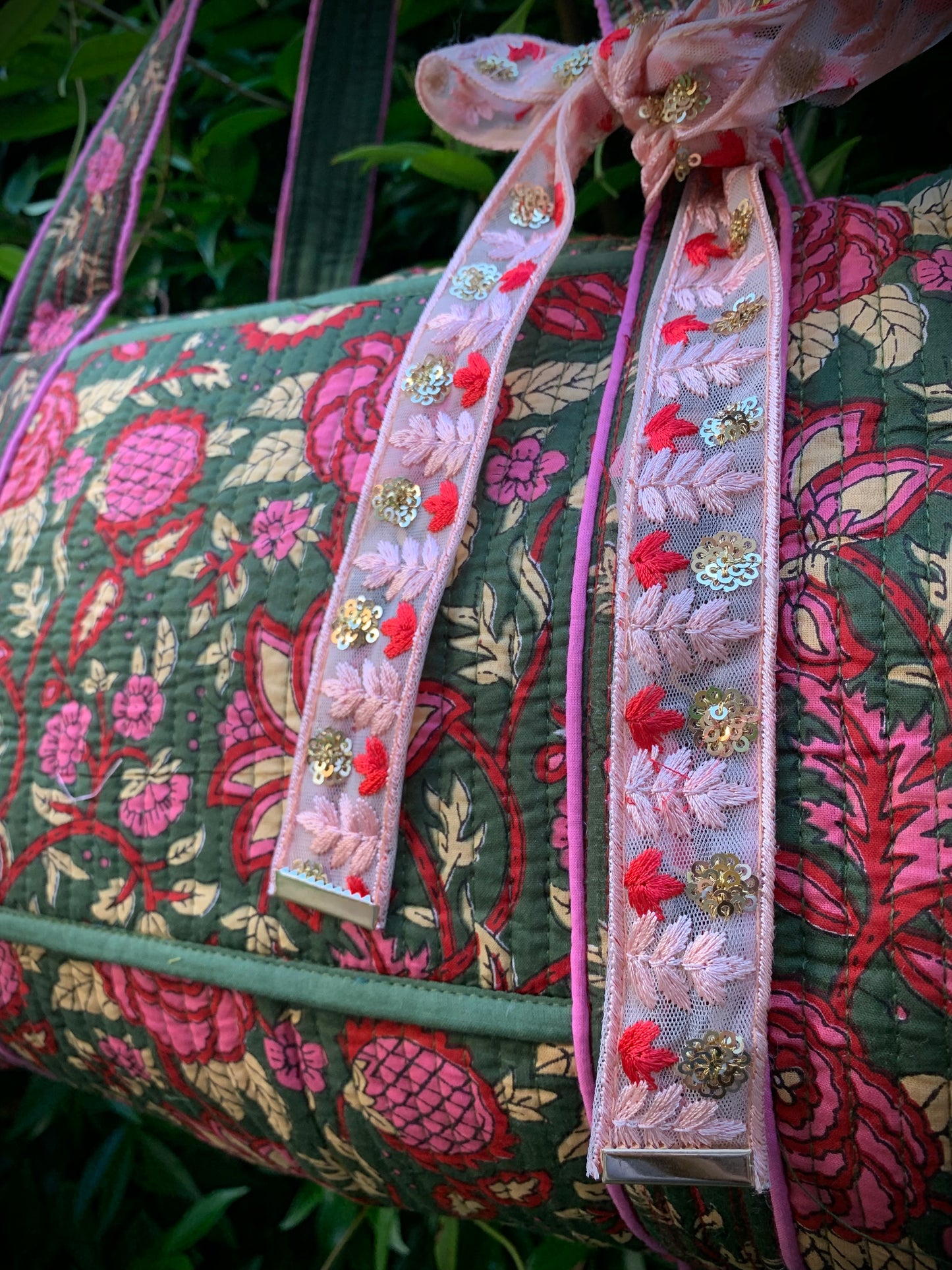 MEDIUM GREEN AND PINK DOLLY Front Pocket